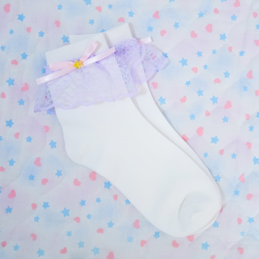 Ruffle Socks: 08