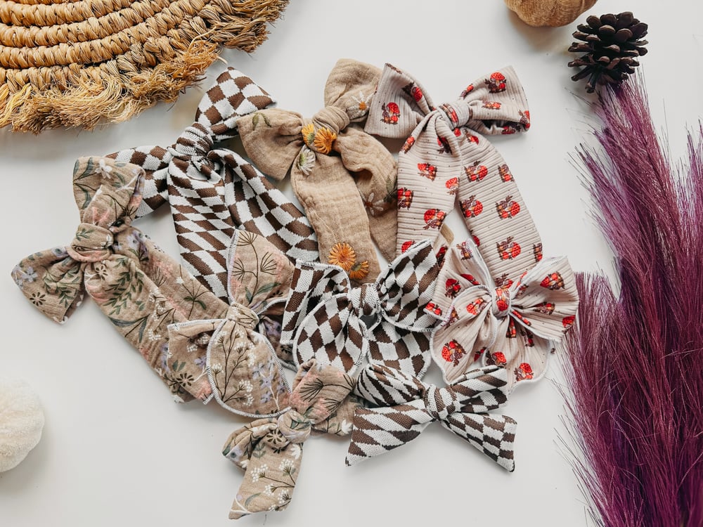 Image of COTTAGECORE NUETRALS: chunky luxies/chunky dainties/mini pixies