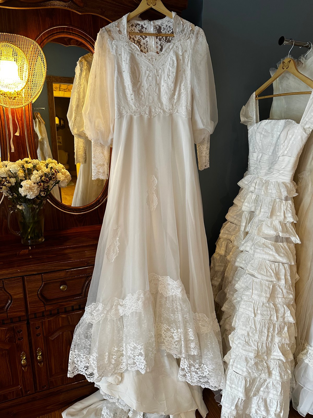 ドープルアンドセント　Vintage Lace Dress ¥39,600 1970s draped lace | Estelle Amore