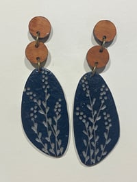 Lavender Carving with Tasmanian Myrtle Studs