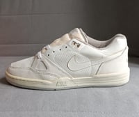 Image 4 of NIKE COURT PLUS SIZE 7US 40EUR 