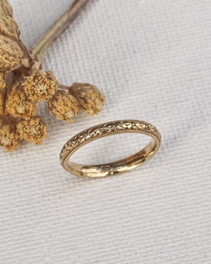 Image of 18ct Yellow gold 2.5mm 'Primavera' ring