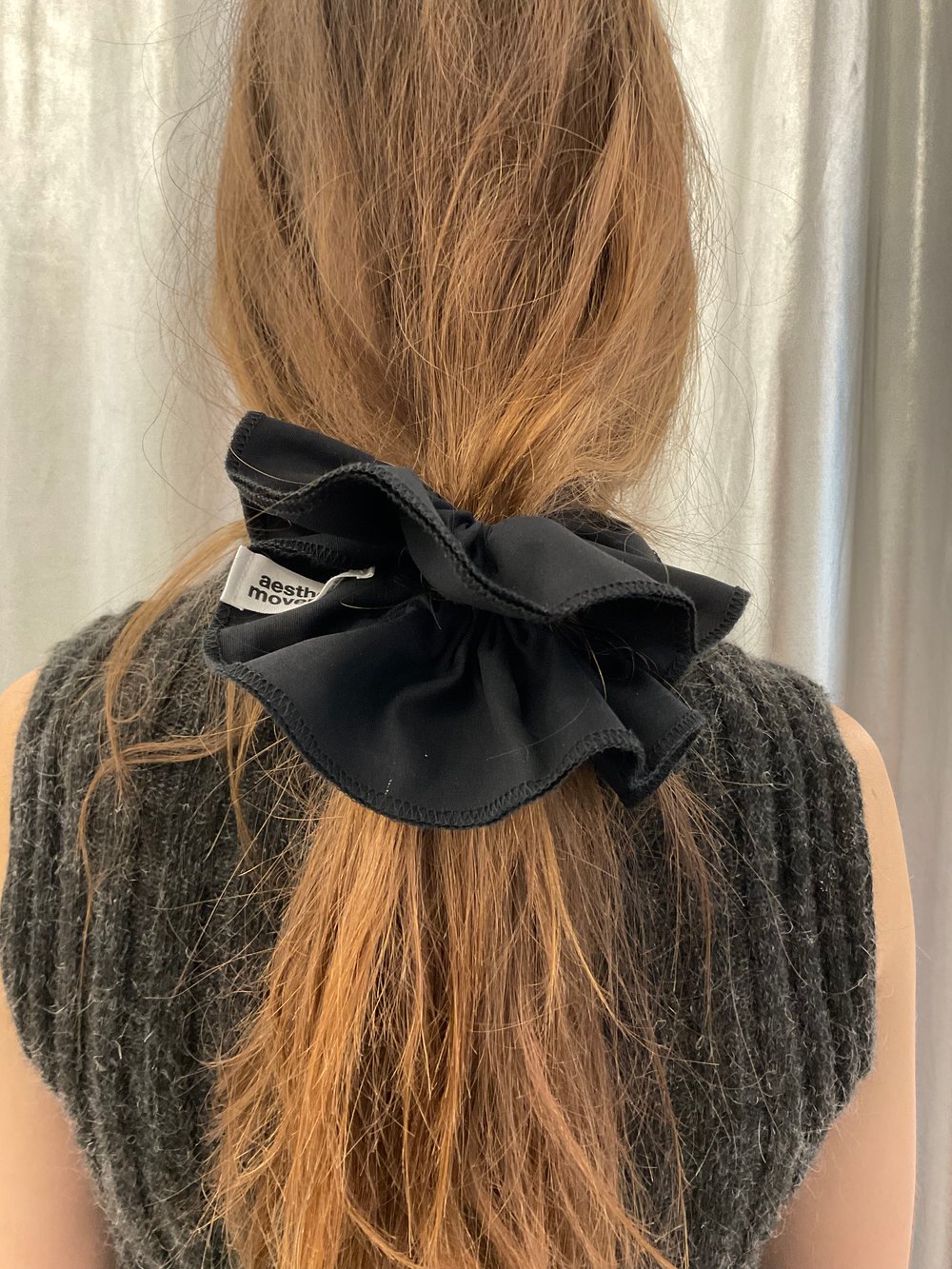 Ruffled cotton black scrunchie 