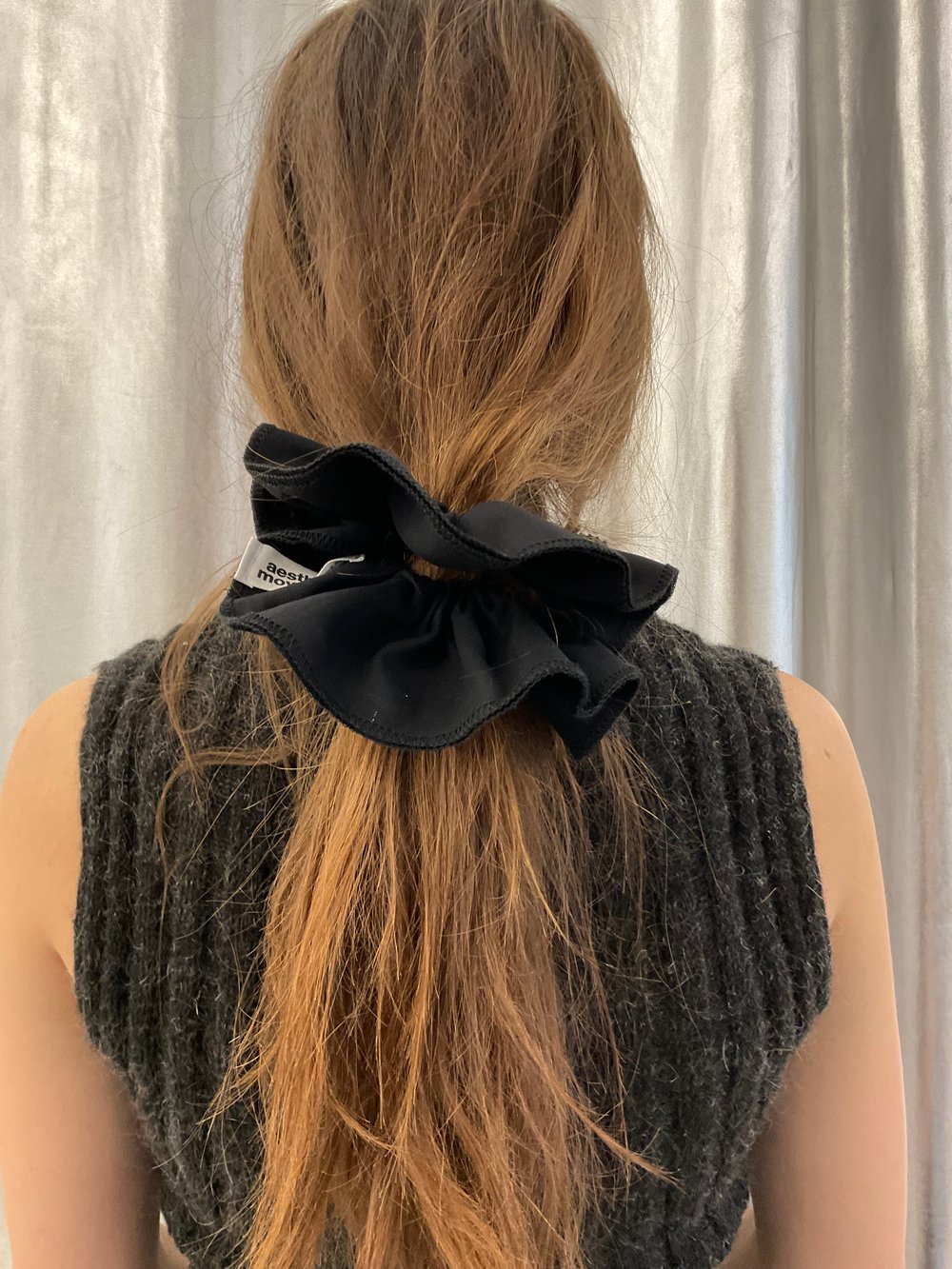 Ruffled cotton black scrunchie 