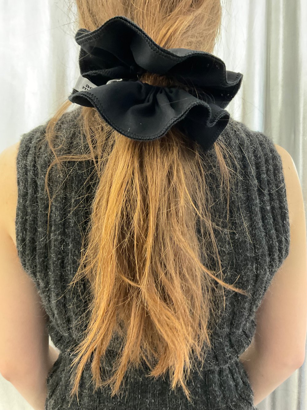 Ruffled cotton black scrunchie 