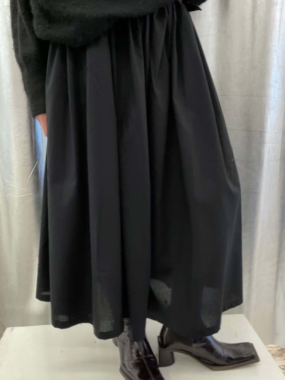 Black cotton maxi skirt with bow 