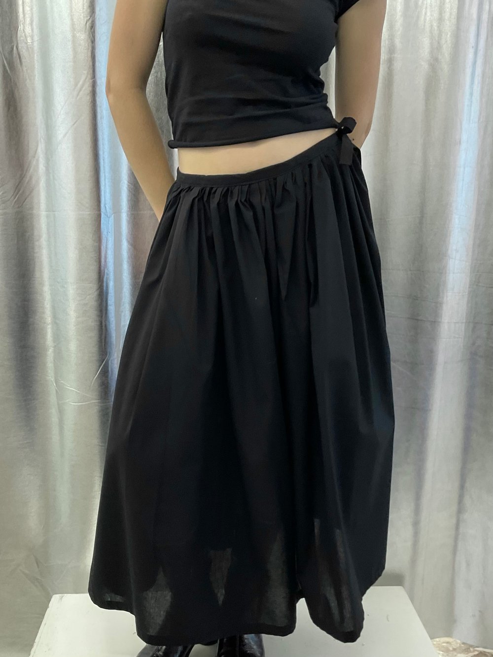 Black cotton maxi skirt with bow 