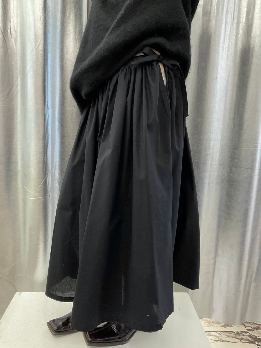 Black cotton maxi skirt with bow 