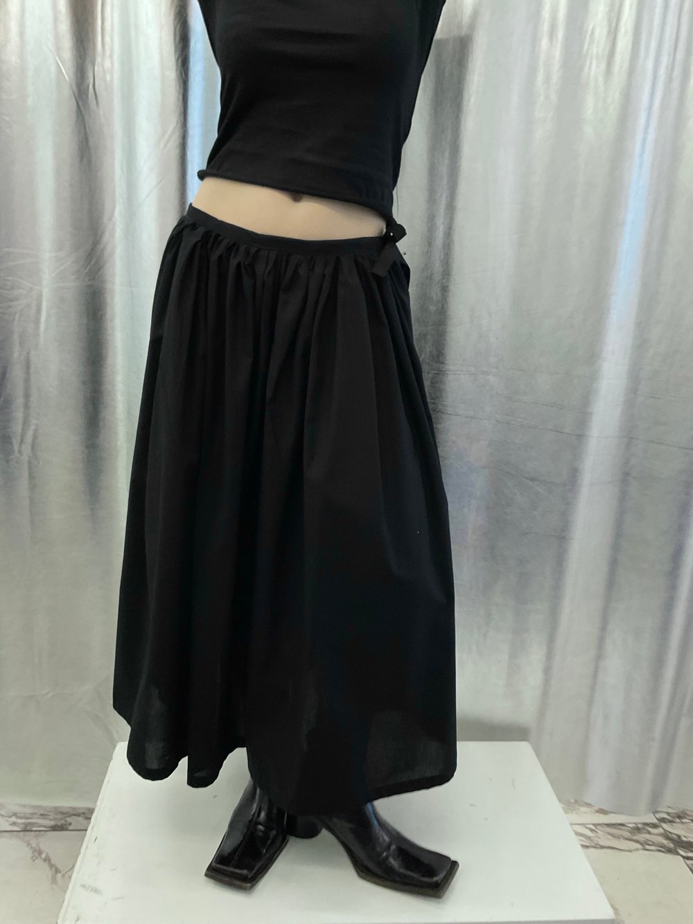 Black cotton maxi skirt with bow 