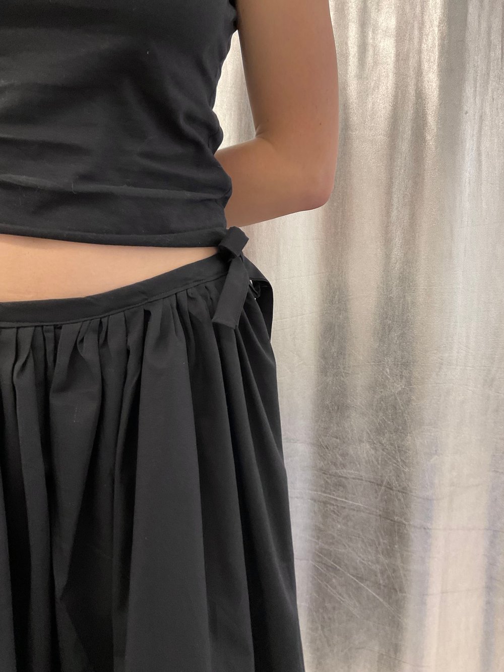 Black cotton maxi skirt with bow 