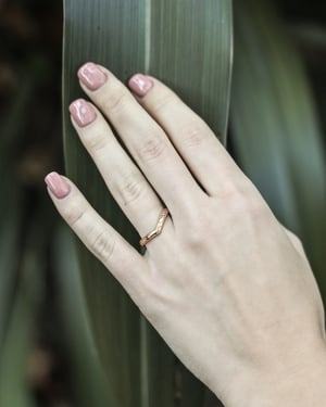 Image of 18ct rose gold 2.5mm primavera wishbone ring 