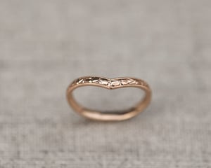 Image of 18ct rose gold 2.5mm primavera wishbone ring 