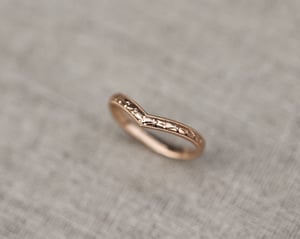 Image of 18ct rose gold 2.5mm primavera wishbone ring 