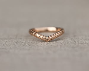 Image of 18ct rose gold 2.5mm primavera wishbone ring 