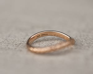 Image of 18ct rose gold 2.5mm primavera wishbone ring 