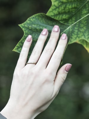 Image of 18ct gold 2mm horn texture ring