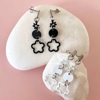 Image 3 of Midi Multi Flower Drop - Black or White