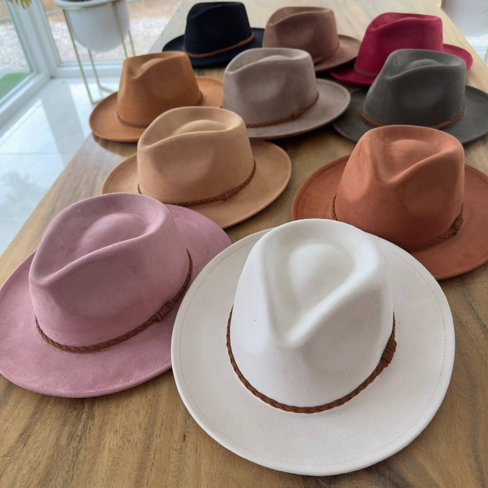 Image of Stiff Brim Rancher in Suede Hat w/ Braided Suede Belt