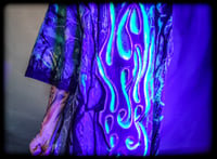 Image 6 of LIT button Tee UV (2XL)