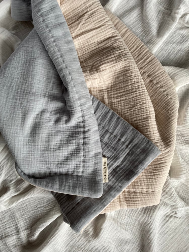 Image of Colcha bebé 70 x 70cm gris/ arena