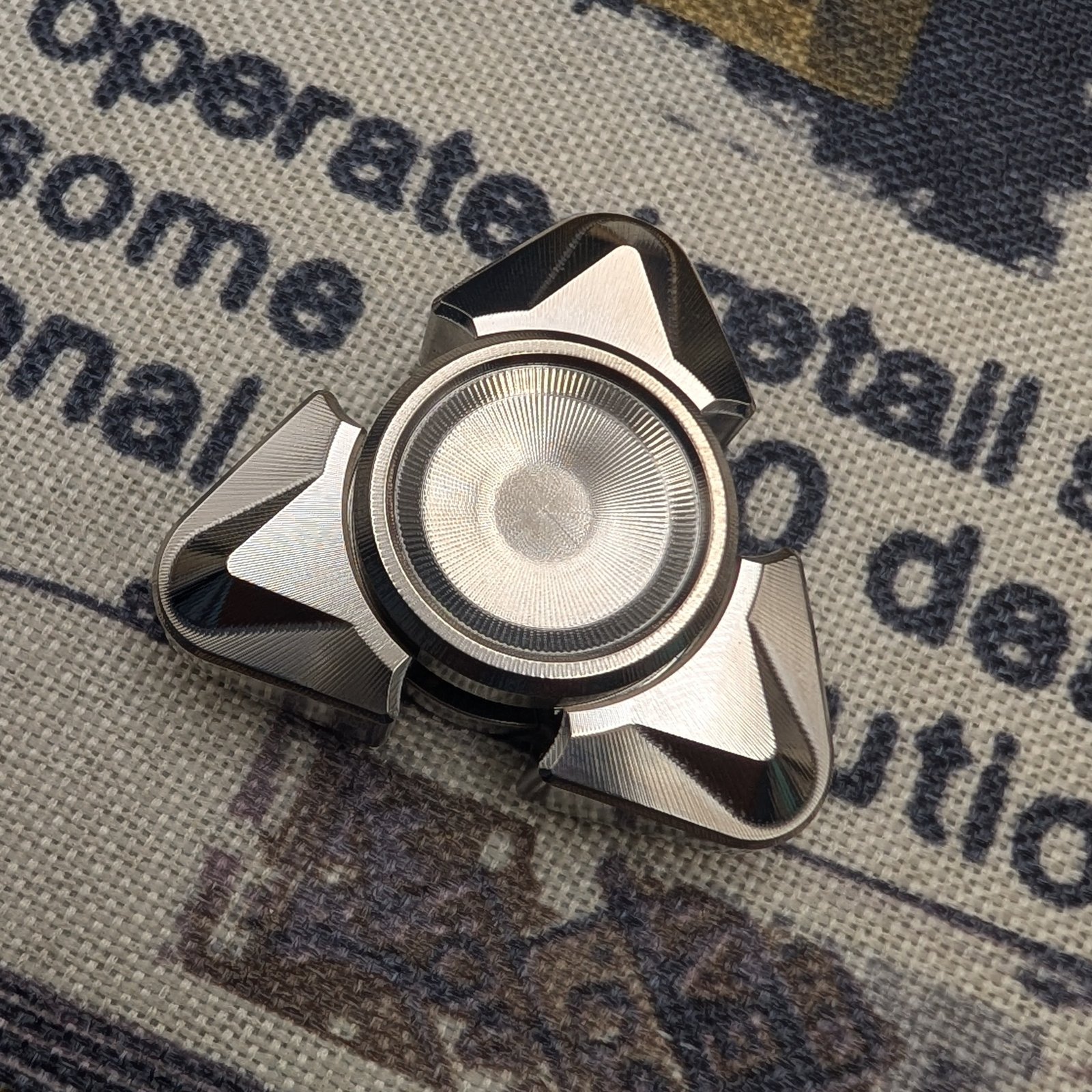 NJT HandPower LordVader1.1 ハンドスピナー NJT HandPower LordVader1.1 ハンドスピナー Preorder Spinner