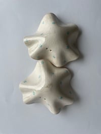 Image 4 of Ceramic ghost tea light | no. 1 flowers | off-white, gloss 