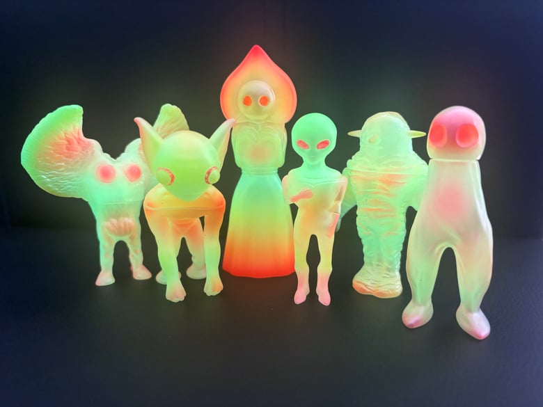 Image of Fiery Flourescent Cryptids Full Set