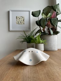 Image 1 of Ceramic ghost tea light | no. 3 flowers | off-white, gloss 