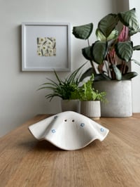Image 2 of Ceramic ghost tea light | no. 3 flowers | off-white, gloss 