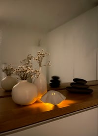 Image 5 of Ceramic ghost tea light | hearts | off-white, gloss 