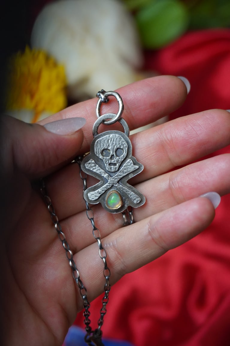 Skull & Crossbones Pendant