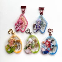 Image 1 of Genshin Dried Flower Swivel Charm