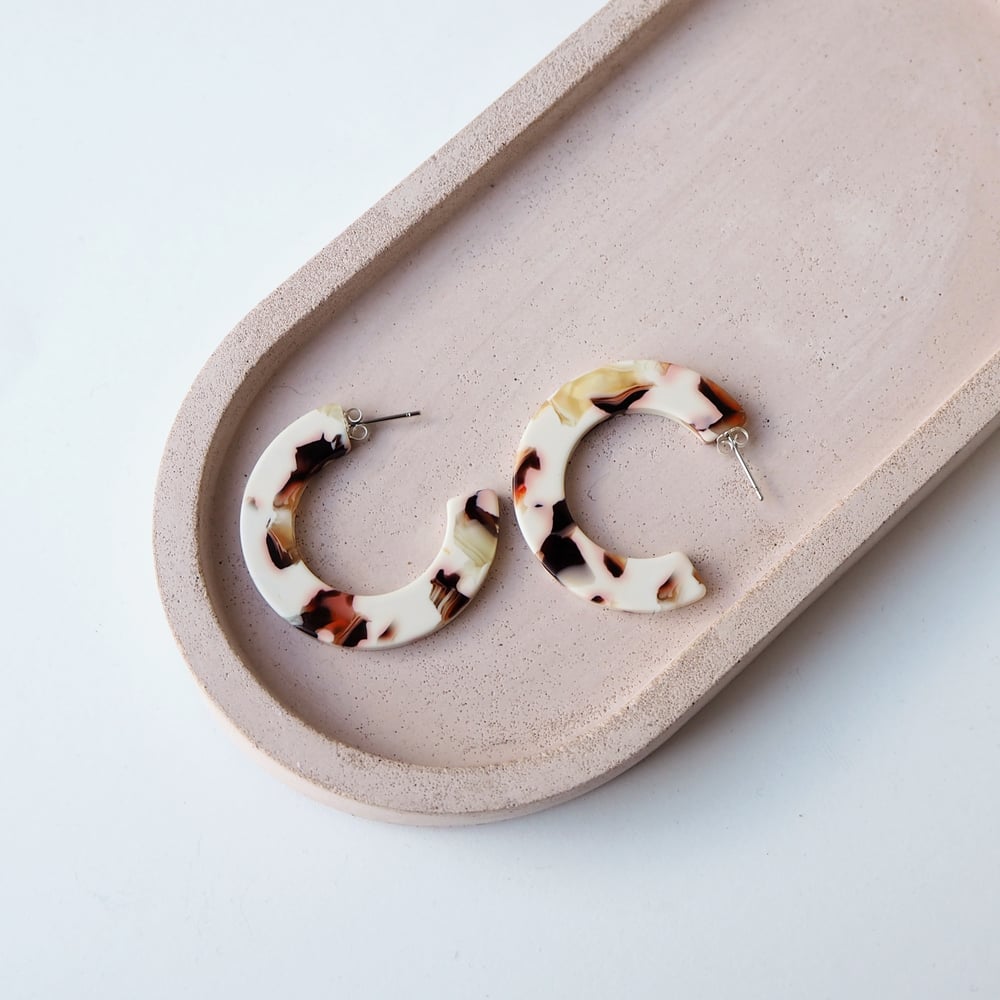 Image of *NEW* Cocoa Marble Midi Hoop Earrings