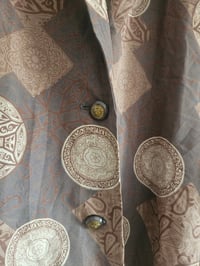 Image 3 of PRISSY VINTAGE Oversized Mauve Brown Motif Batwing blazer 