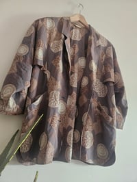 Image 2 of PRISSY VINTAGE Oversized Mauve Brown Motif Batwing blazer 