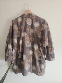 Image 5 of PRISSY VINTAGE Oversized Mauve Brown Motif Batwing blazer 