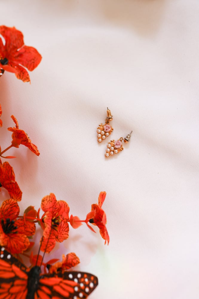 Image of Vintage Avon Pink Rose flowers with Faux Pearls
