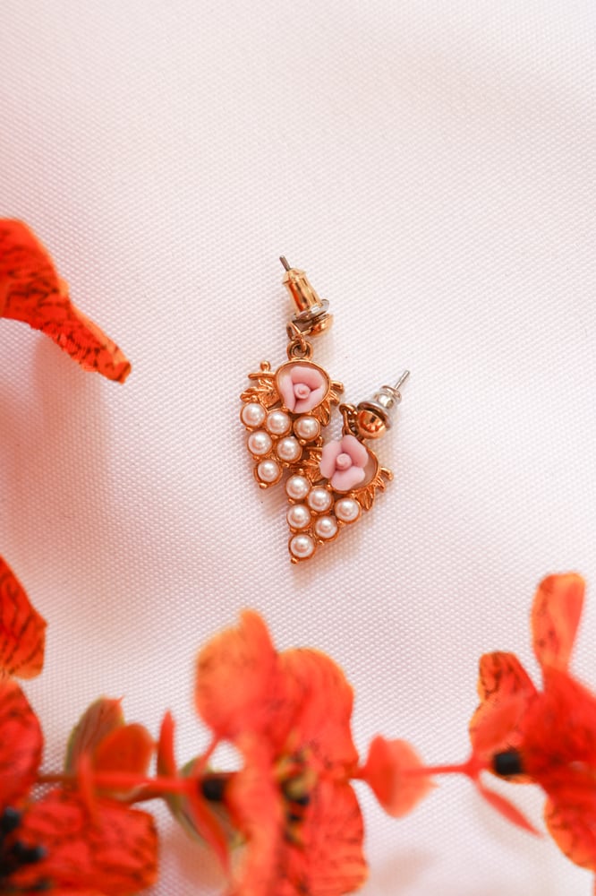 Image of Vintage Avon Pink Rose flowers with Faux Pearls