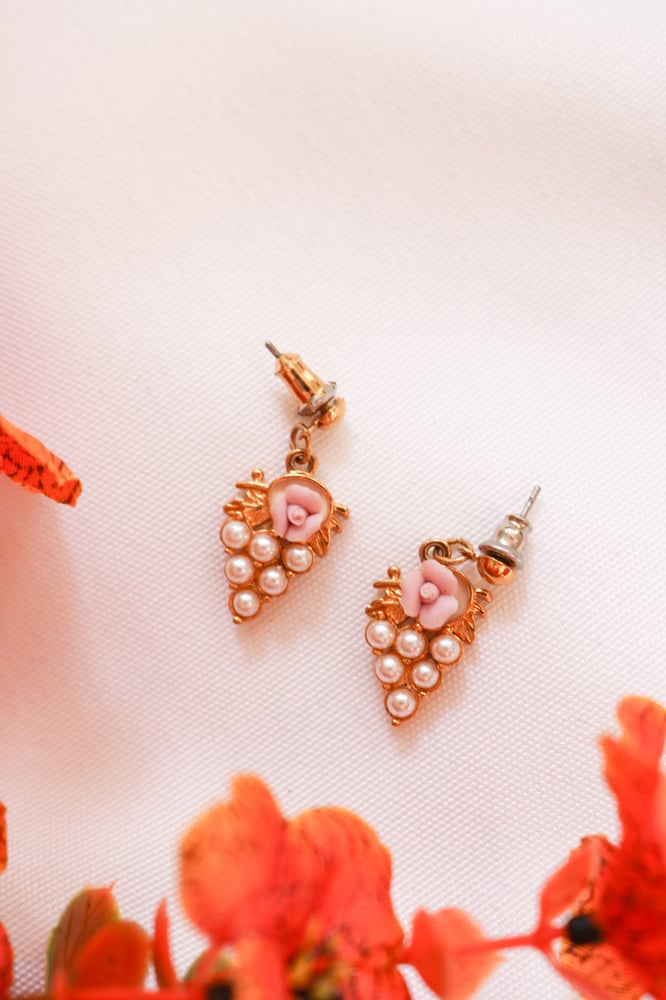 Image of Vintage Avon Pink Rose flowers with Faux Pearls