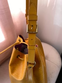 Image 8 of Louis Vuitton Epi Yellow Petit Noé Bucket Bag