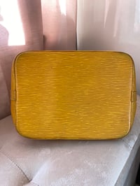 Image 16 of Louis Vuitton Epi Yellow Petit Noé Bucket Bag
