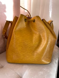 Image 14 of Louis Vuitton Epi Yellow Petit Noé Bucket Bag