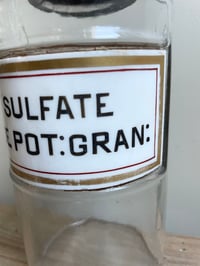 Image of Pot à pharmacie 