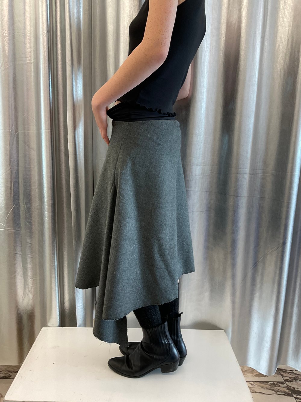 Asymetric tweed skirt