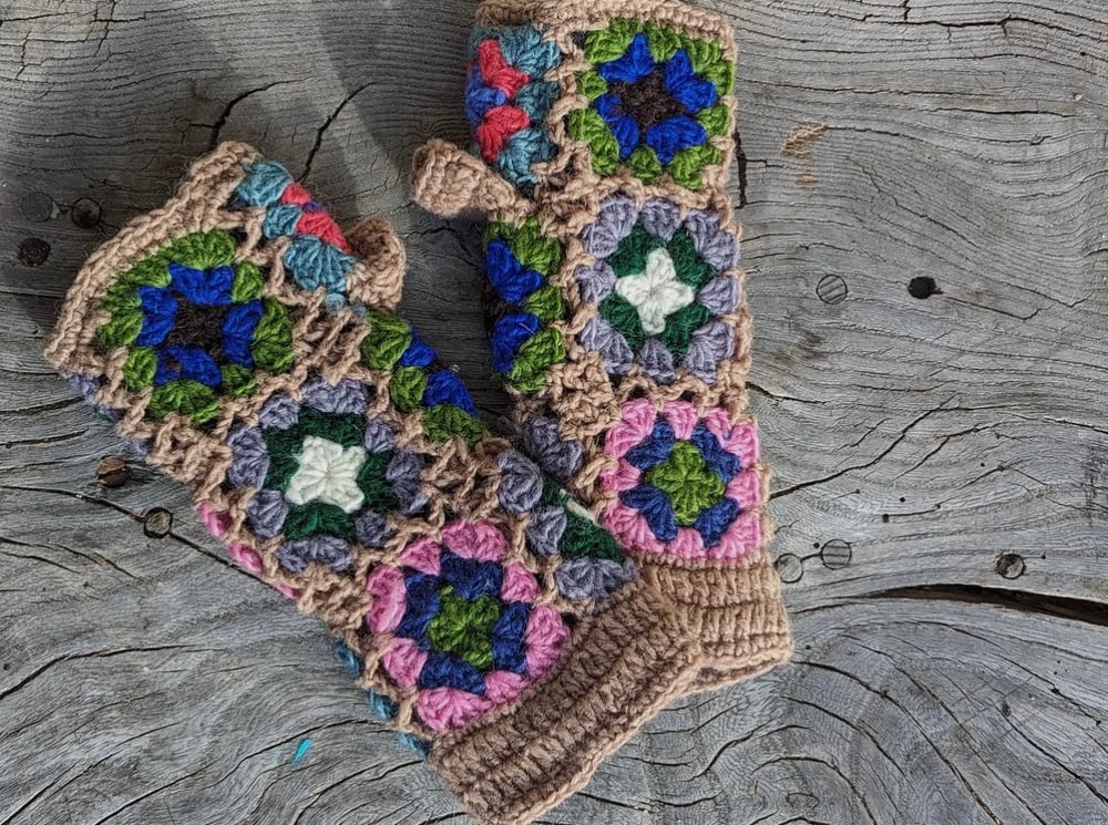 Image of Taupe crocheted fingerless mitts 