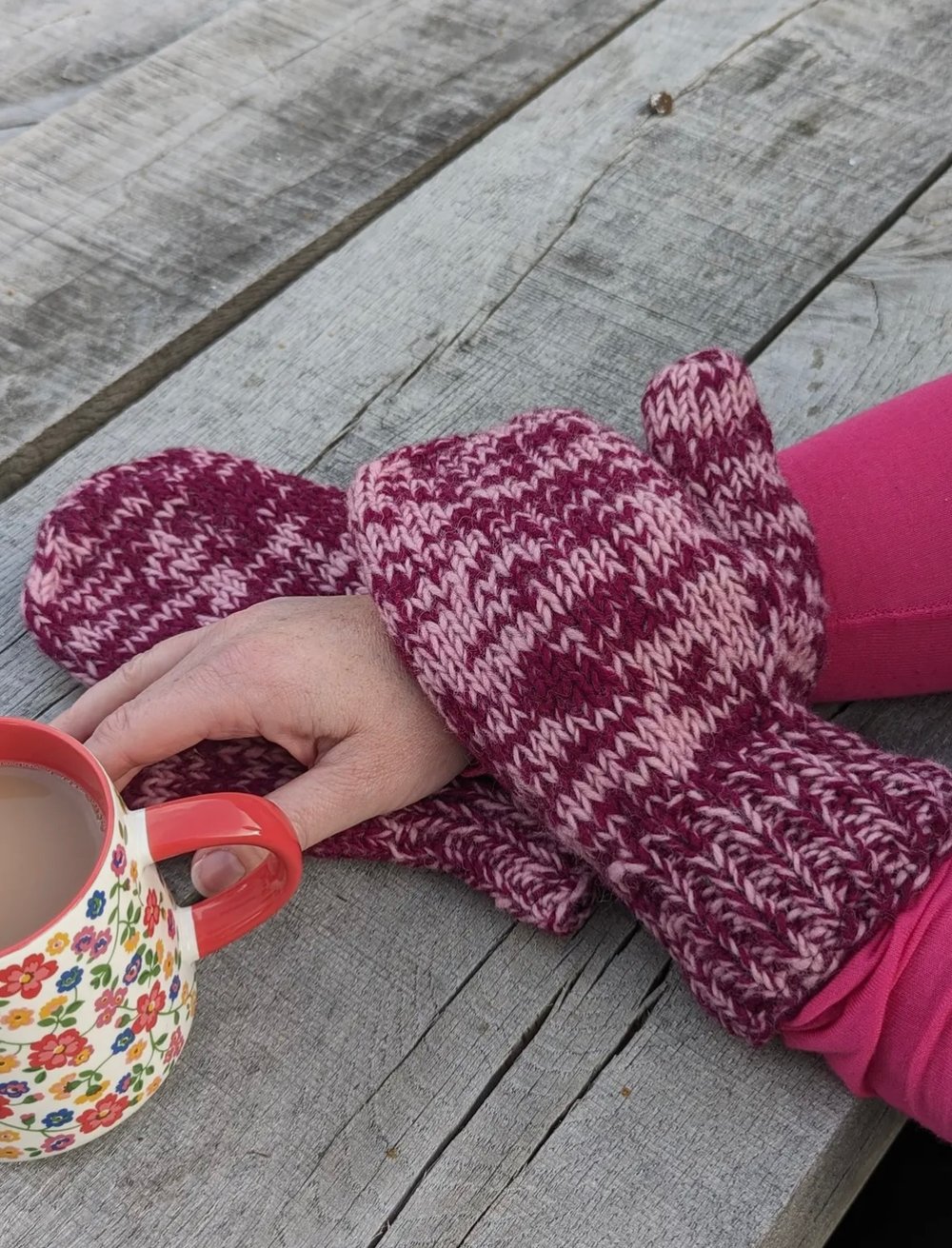 Image of Red/pink fisherman’s mittens 