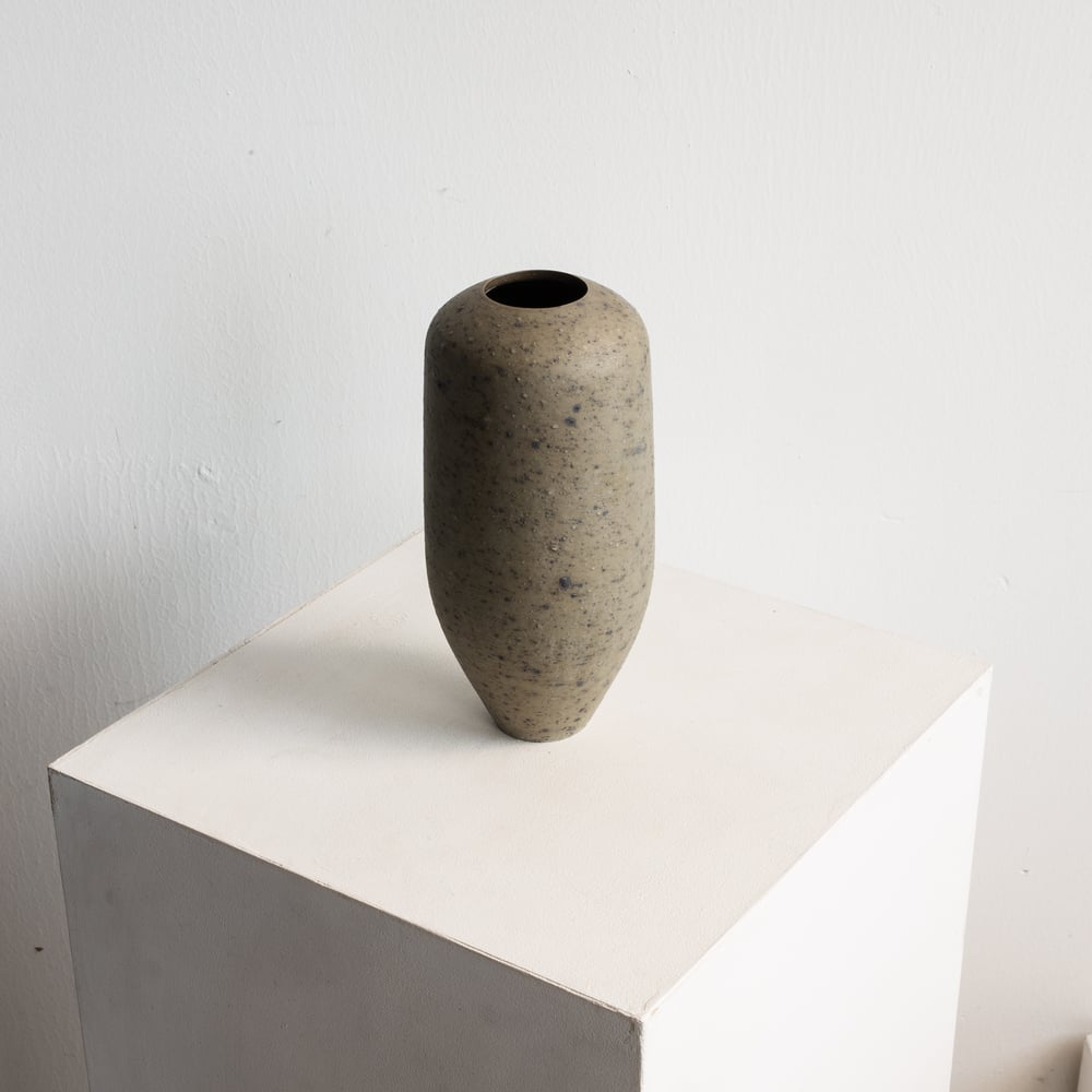 Photo of Rounded Vase / Copper 