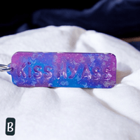 Image 2 of Cussword keychain "Kiss my Ass"