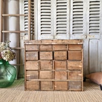 Image 5 of ANCIEN MEUBLE DE METIER A TIROIRS
