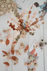 Image 1 of Bouquet de feuillages aux couleurs d'automne